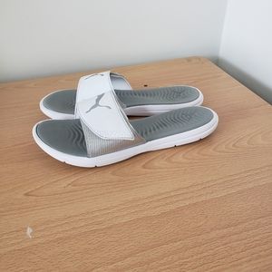 Puma flip flop Woman's size 10